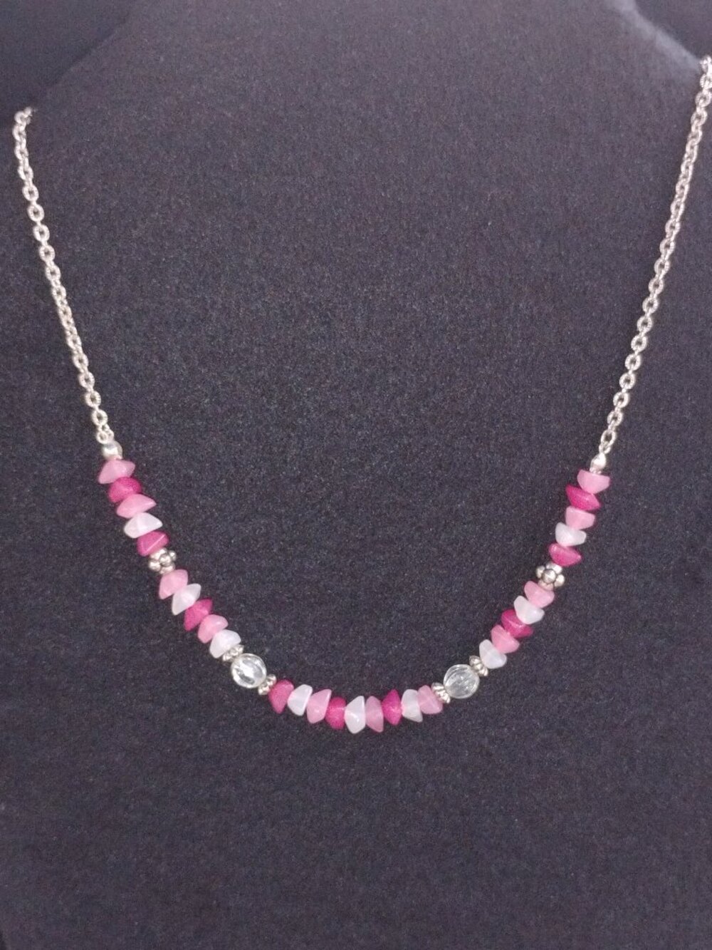 Vintage Avon necklace pink and white..